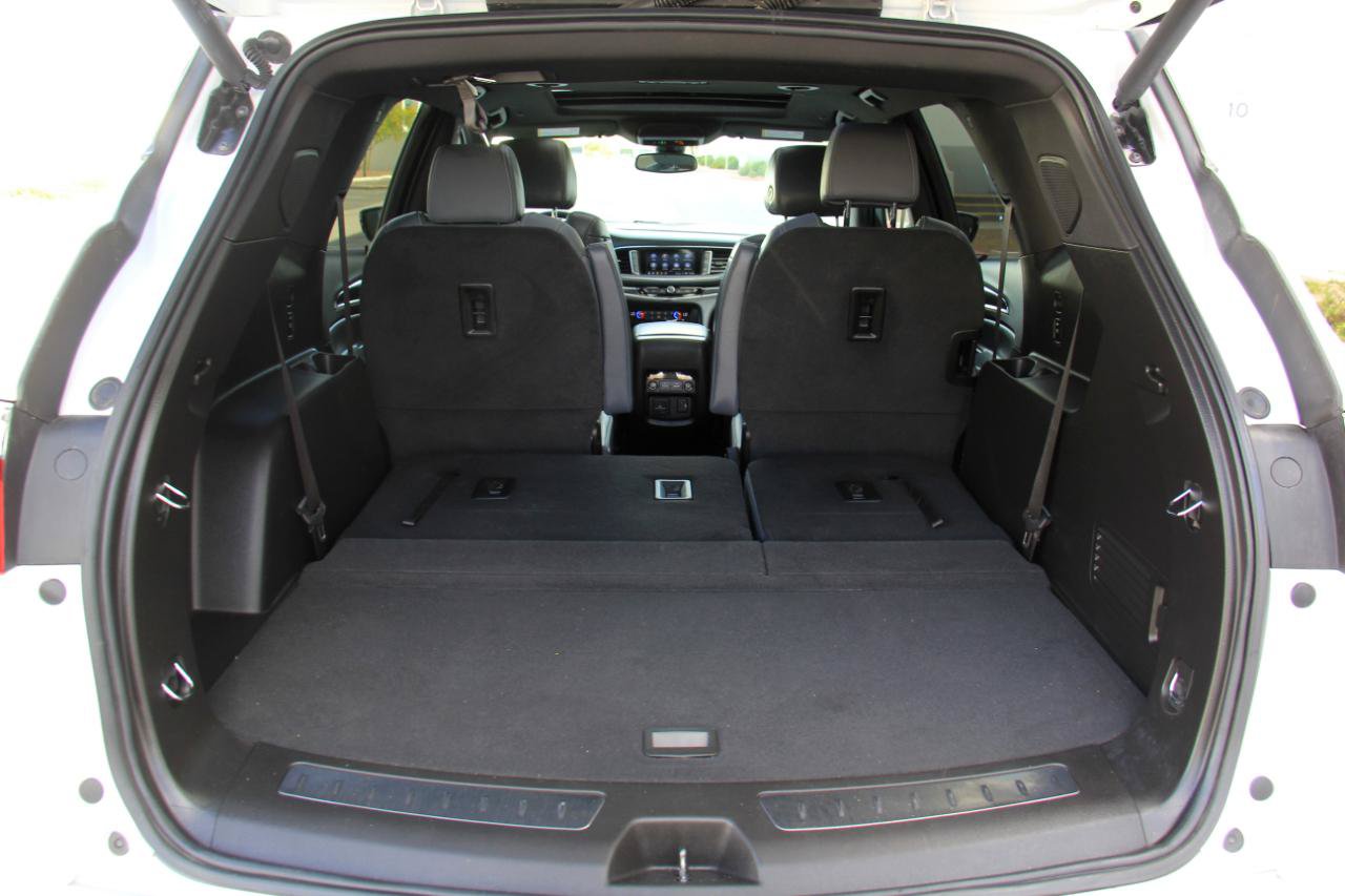 Used 2024 Buick Enclave Essence FWD image 29