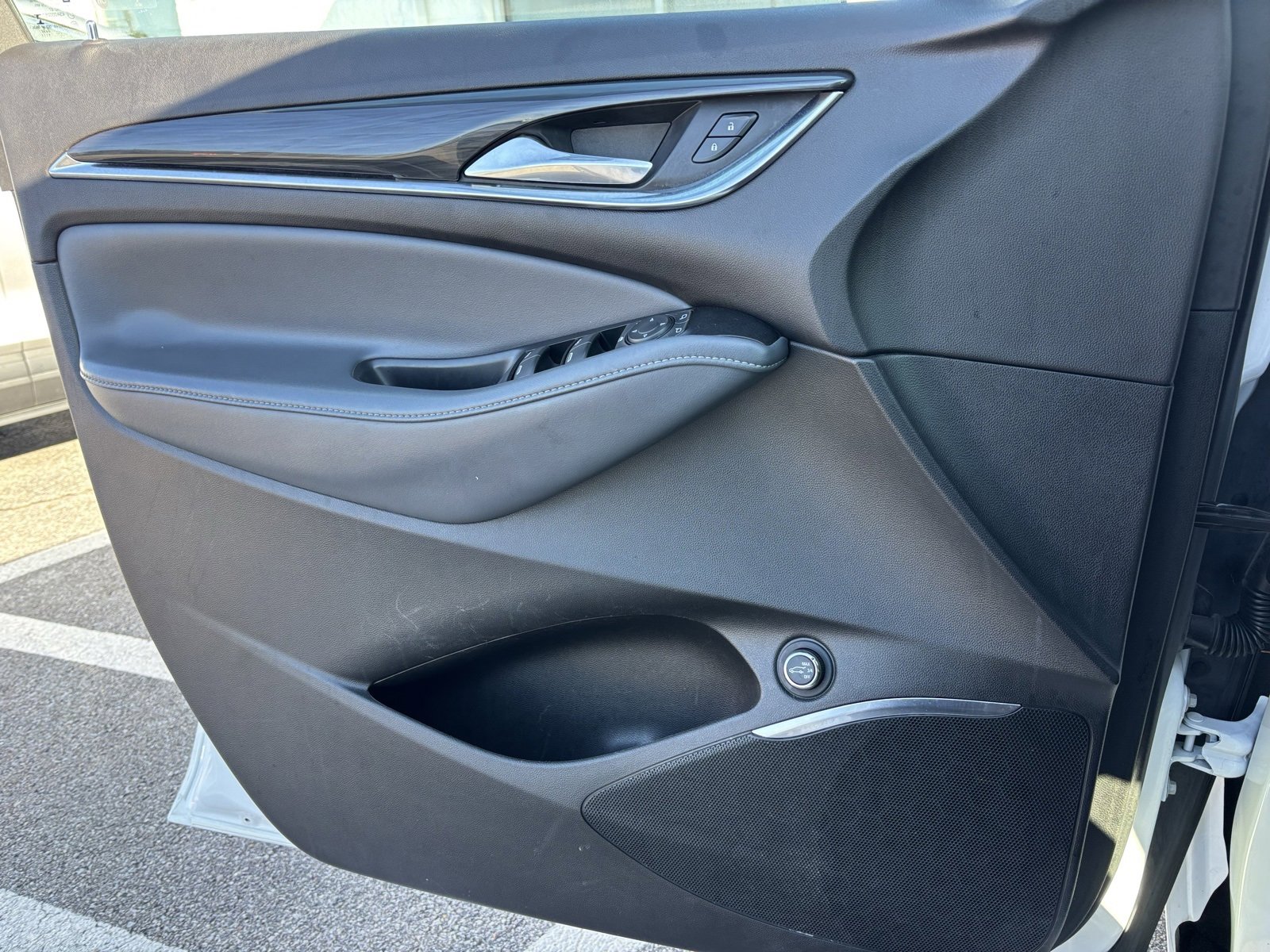 Used 2022 Buick Enclave Essence w/ LPO, Cargo Package image 16