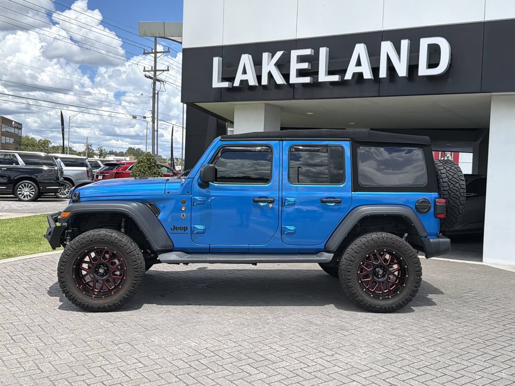Used 2024 Jeep Wrangler Unlimited Sport AWD/4WD image 3