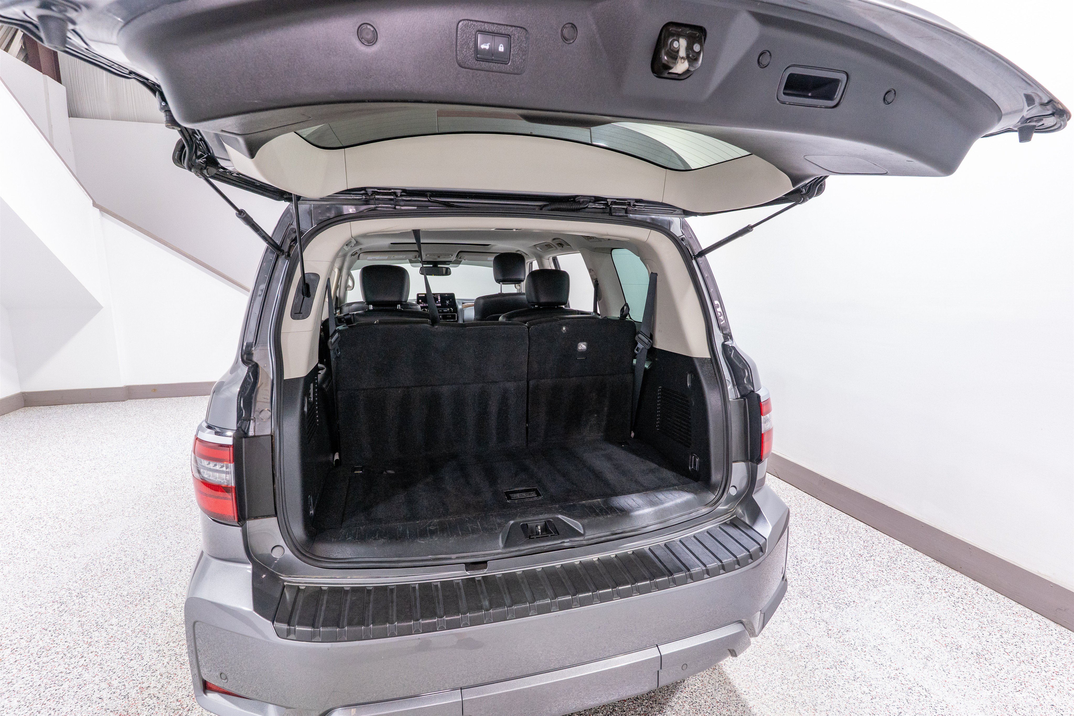 Used 2022 Nissan Armada SL w/ Captain's Chairs Package RWD image 36