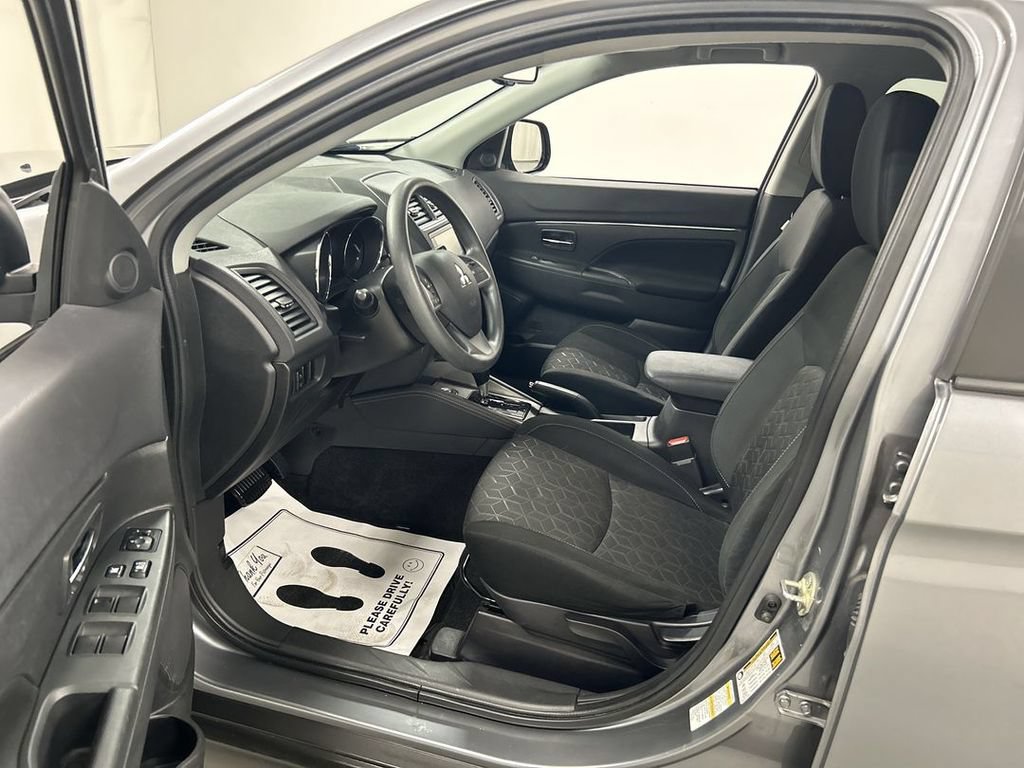 Used 2023 Mitsubishi Outlander Sport ES AWD/4WD image 9