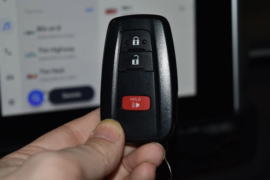 Used 2025 Toyota RAV4 XLE image 17