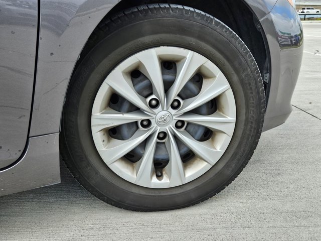Used 2015 Toyota Camry LE FWD image 20