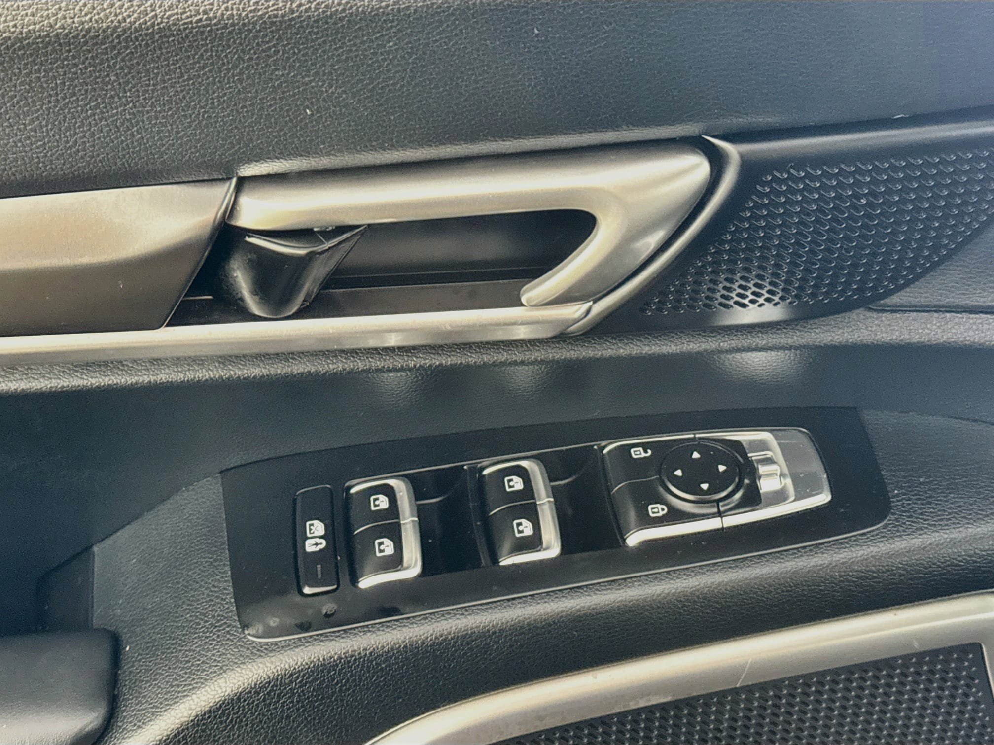 Used 2025 Kia Telluride S AWD/4WD image 21