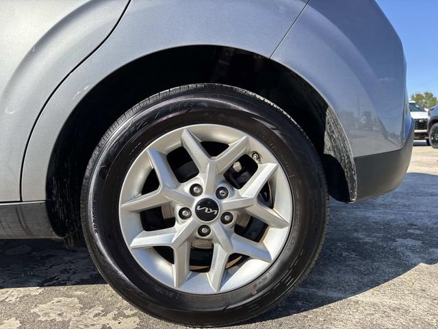 Used 2024 Kia Soul LX w/ Option Group 015 image 16