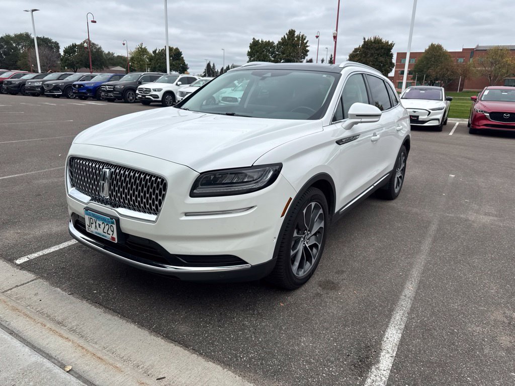 Used 2022 Lincoln Nautilus Reserve w/ Equipment Group 201A AWD/4WD image 3