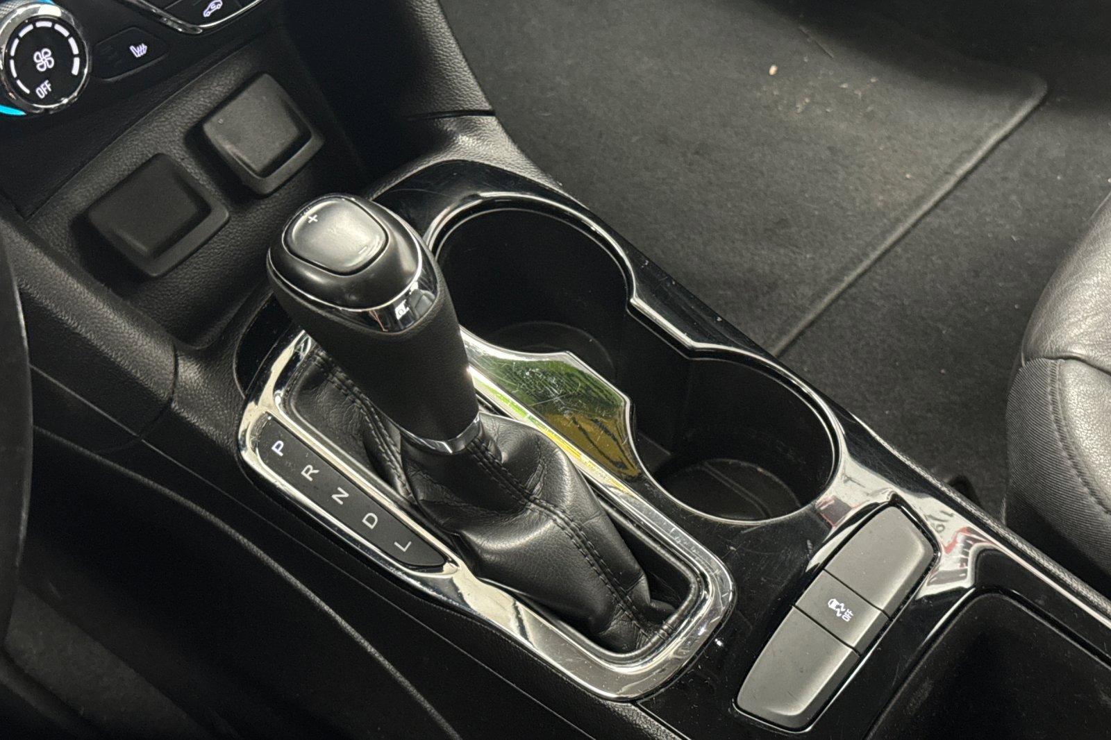 Used 2017 Chevrolet Cruze Premier image 19