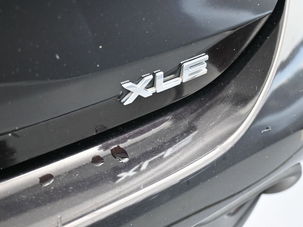 Used 2021 Toyota Highlander XLE image 39