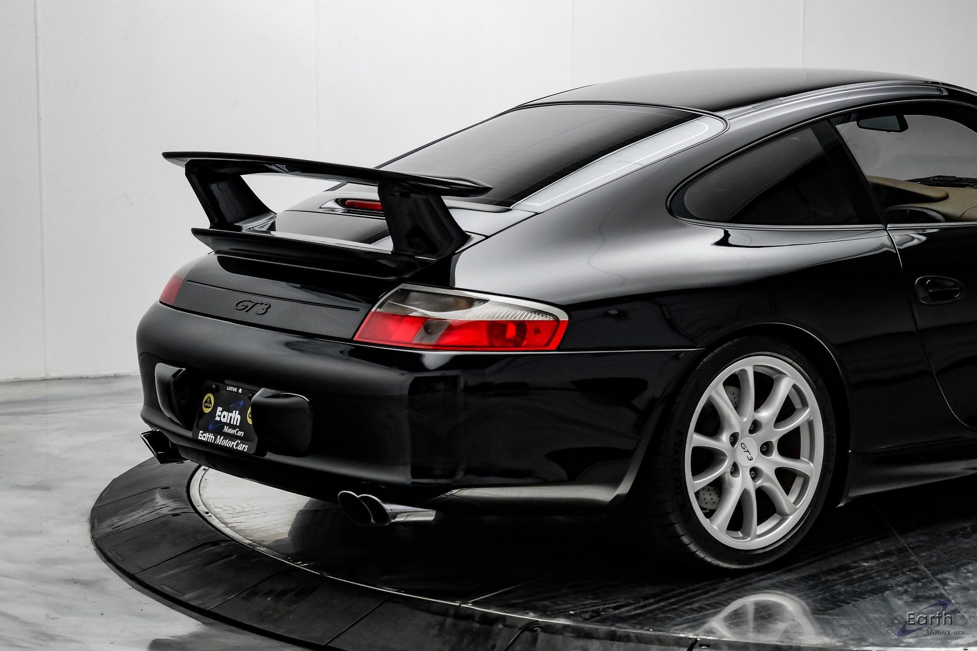 Used 2004 Porsche 911 GT3 RWD image 16