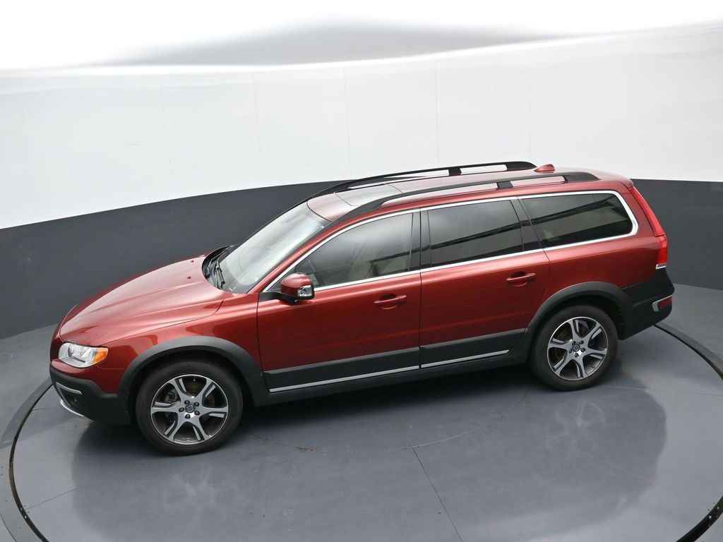 Used 2015 Volvo XC70 T6 w/ Proximity Package AWD/4WD image 32