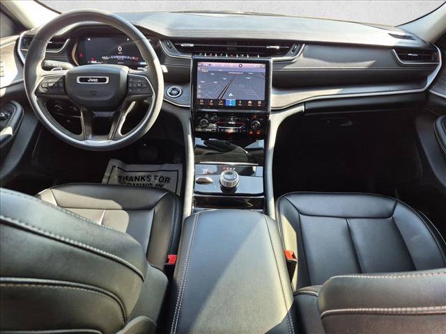 Used 2023 Jeep Grand Cherokee Limited w/ Black Appearance Package AWD/4WD image 18