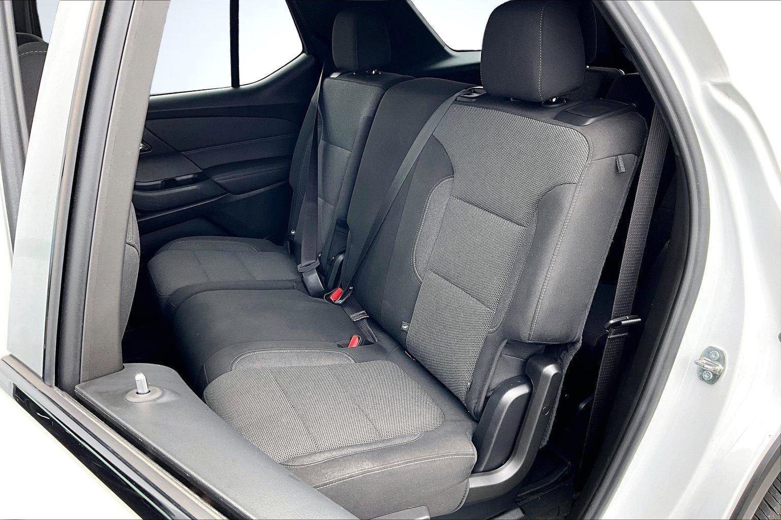 Used 2023 Chevrolet Traverse LT w/ Midnight/Sport Edition image 27