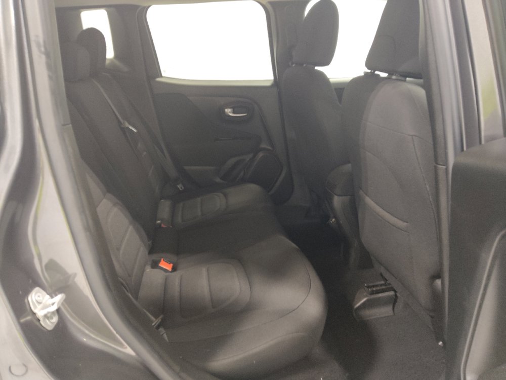 Used 2020 Jeep Renegade Latitude AWD/4WD image 19