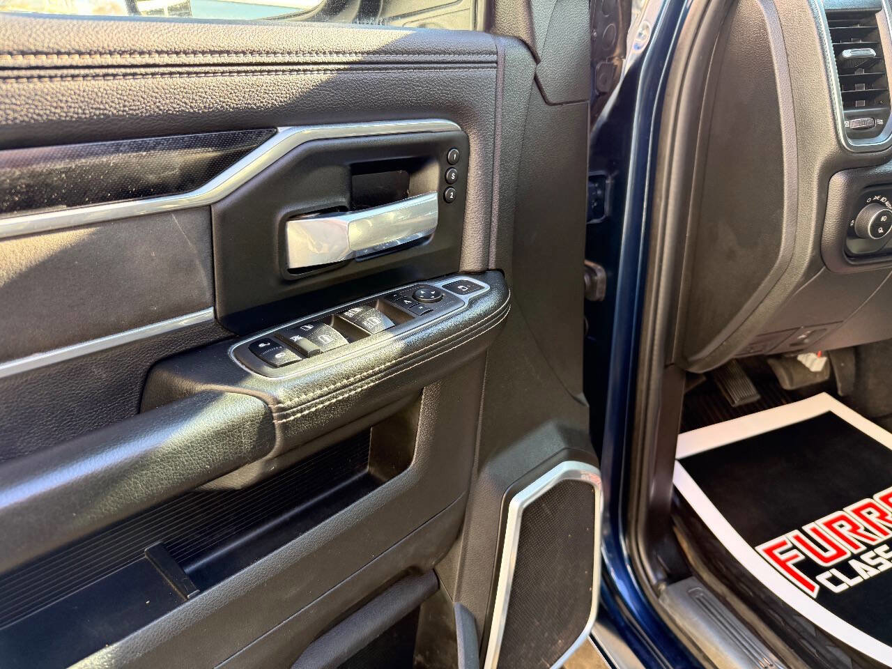 Used 2022 RAM 2500 Laramie w/ Night Edition image 16