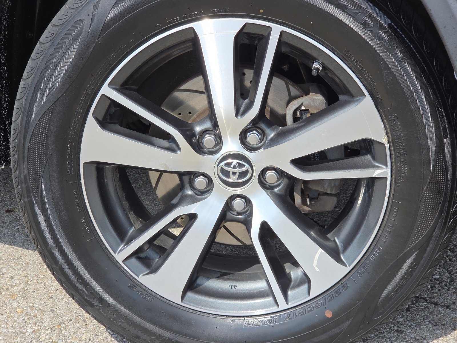 Used 2016 Toyota RAV4 XLE FWD image 10
