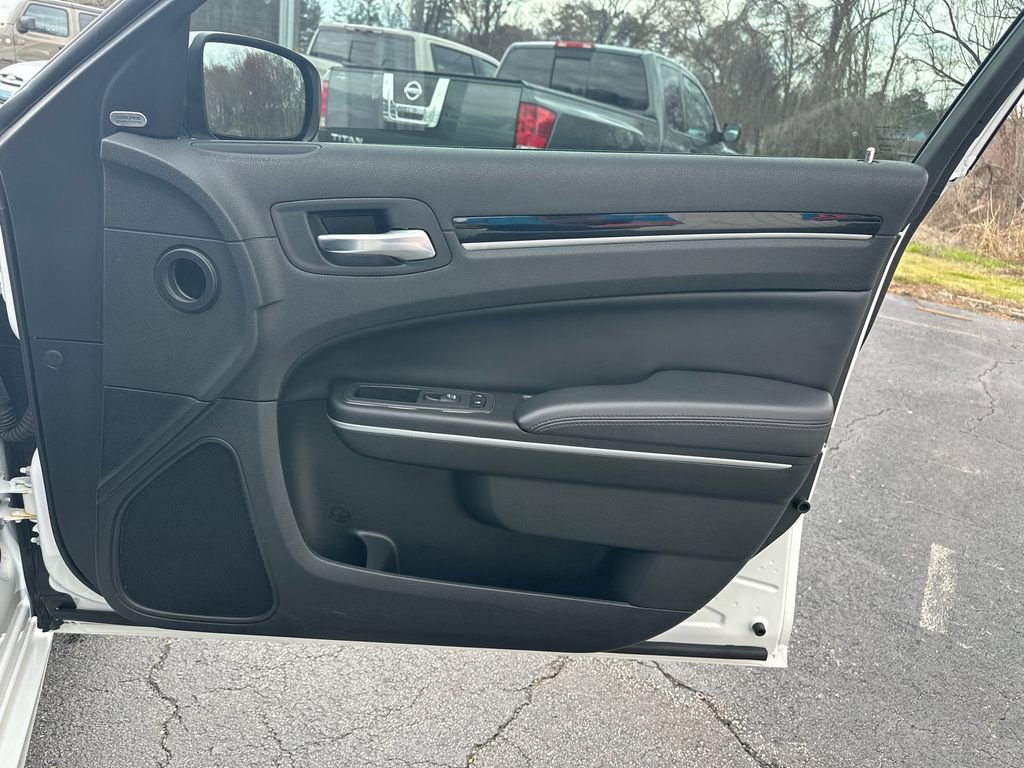 Used 2023 Chrysler 300 Touring L w/ Popular Equipment Group image 15