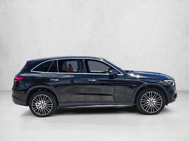 Used 2023 Mercedes-Benz GLC 300 image 2