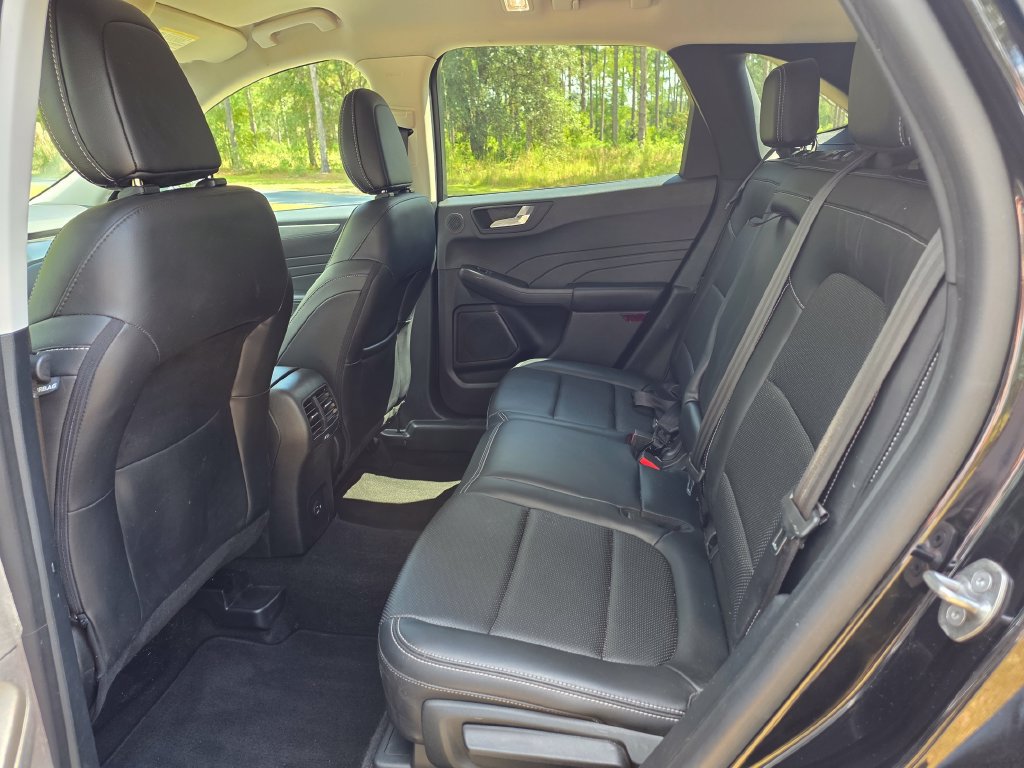 Used 2021 Ford Escape Titanium AWD/4WD image 15