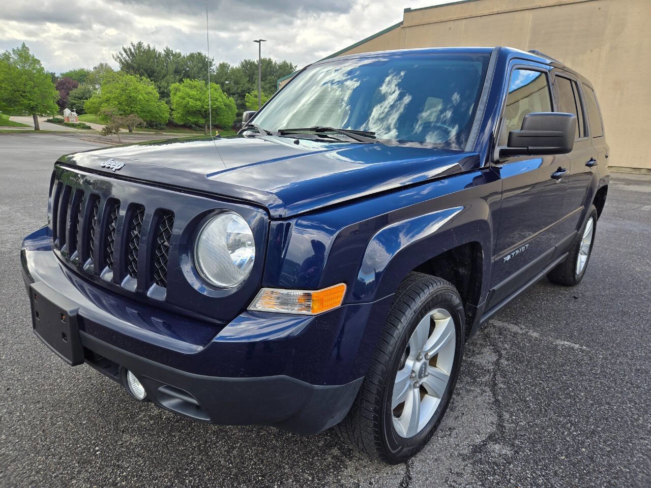 Used 2012 Jeep Patriot Latitude FWD image 1