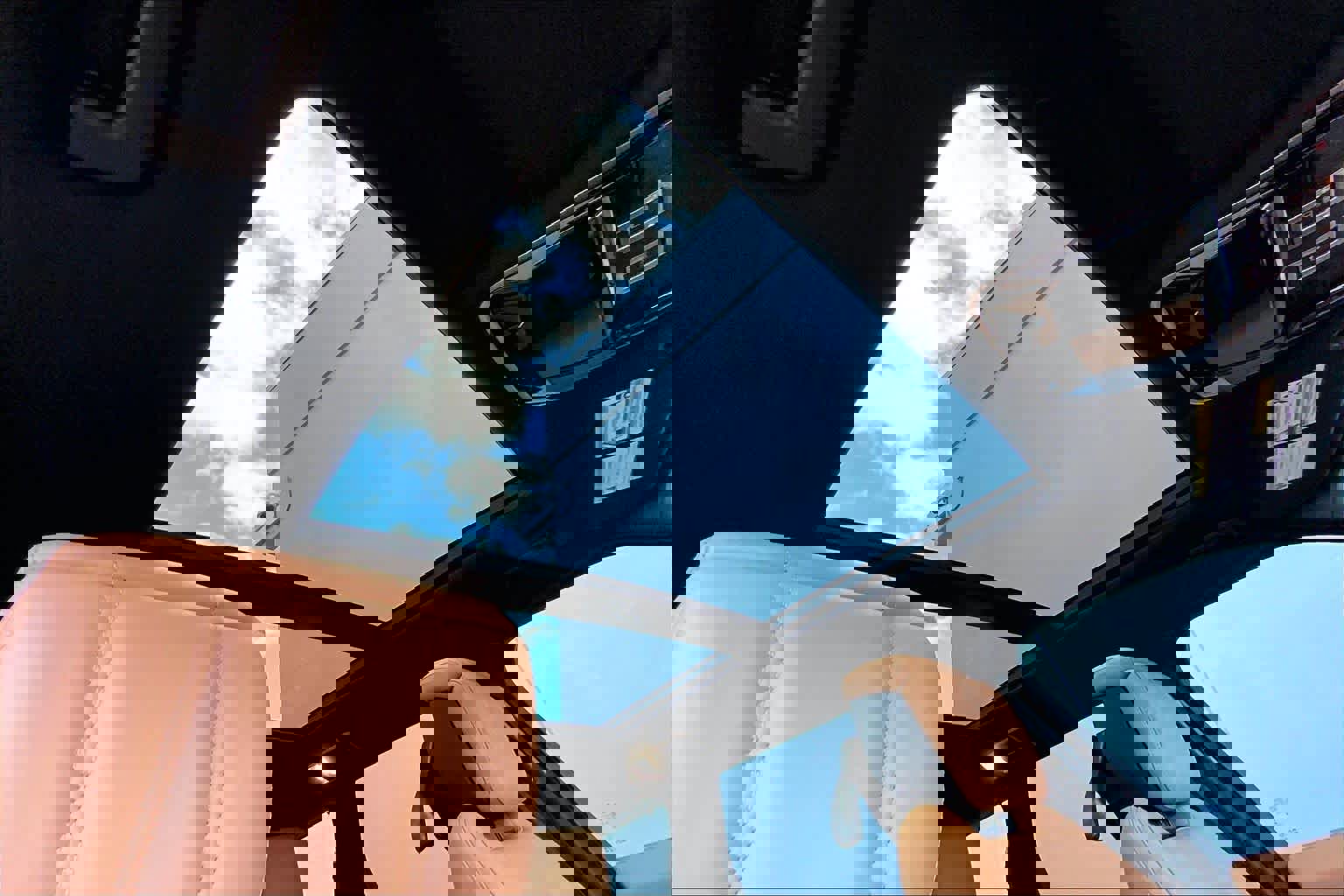 Used 2018 Land Rover Range Rover Sport HSE Dynamic image 13