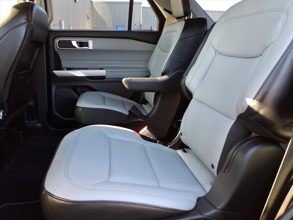 Used 2021 Ford Explorer XLT w/ Equipment Group 202A image 14
