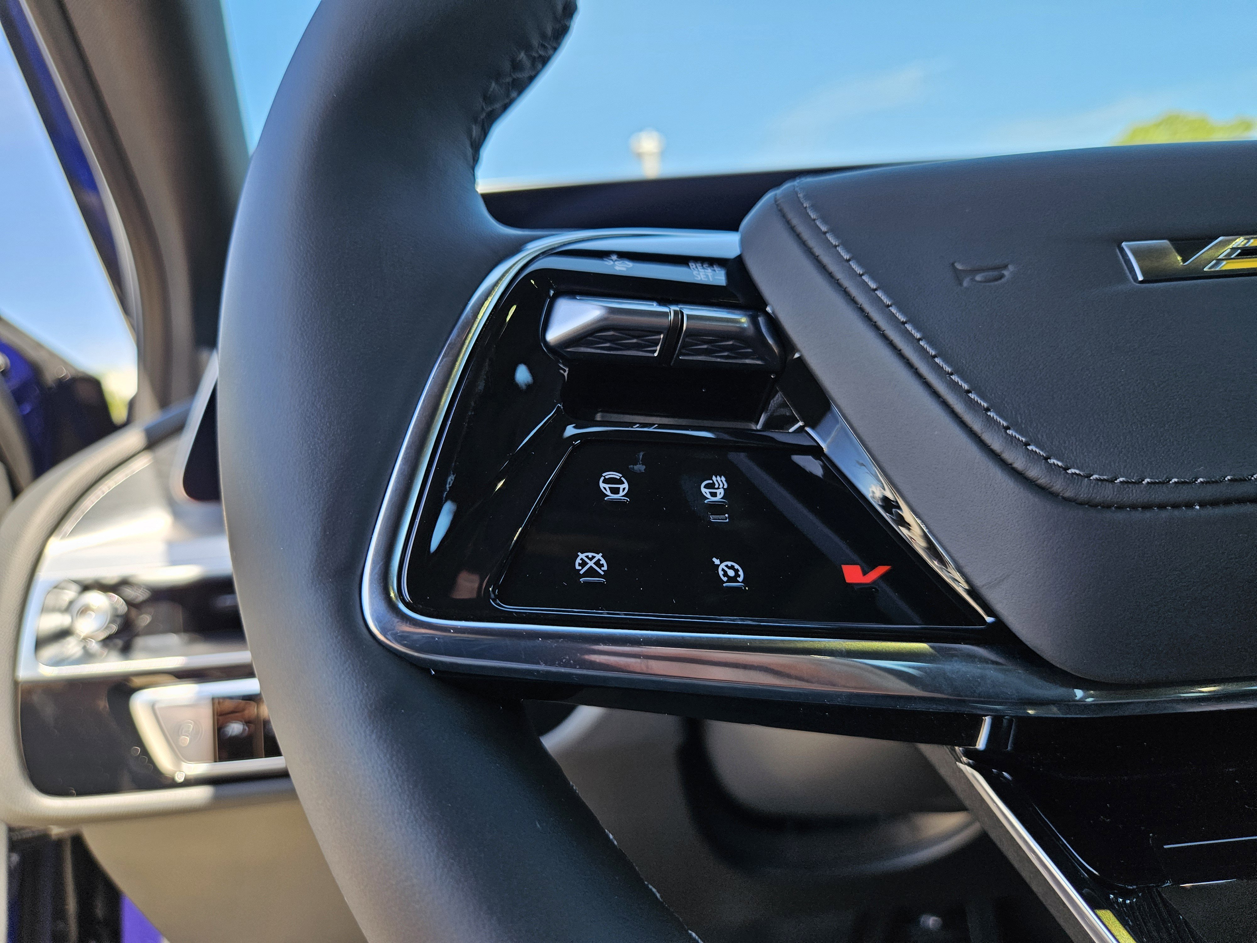 New 2026 Cadillac Lyriq V image 32