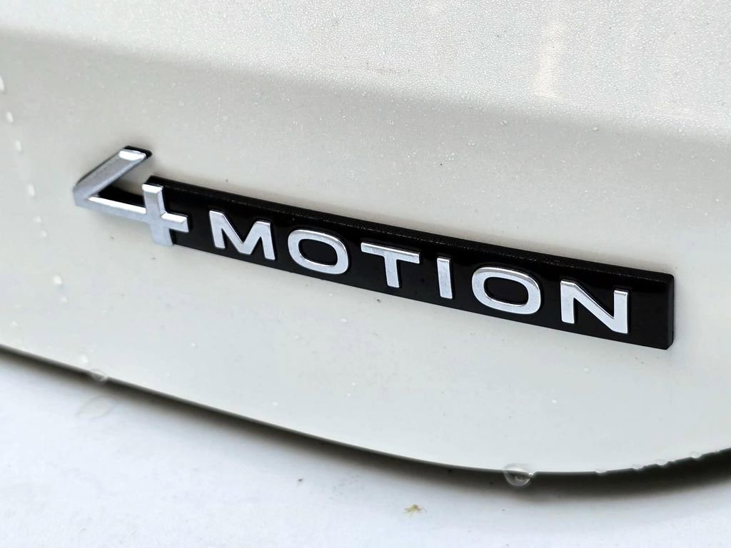 New 2026 Volkswagen Tiguan SEL R-Line image 5