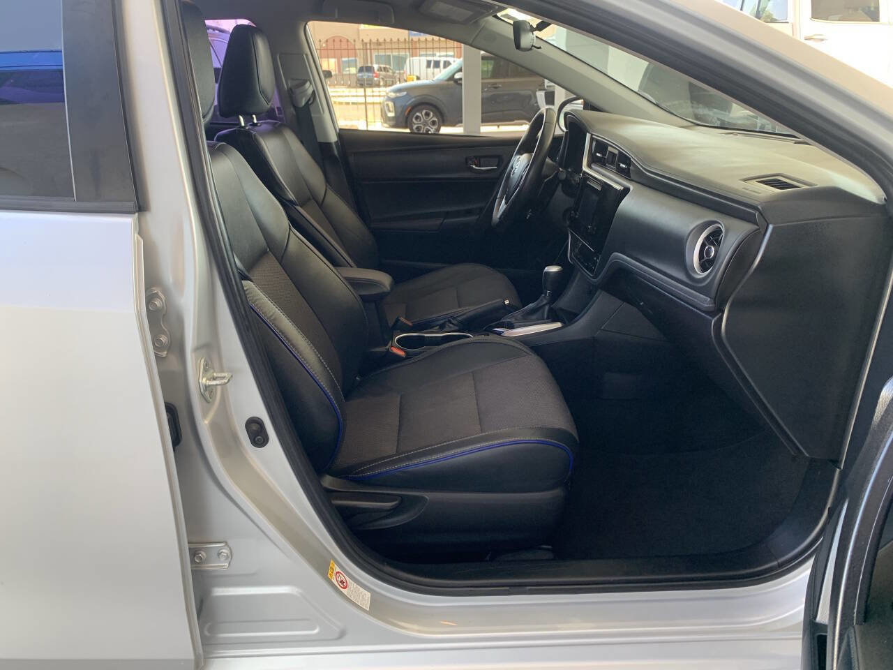 Used 2019 Toyota Corolla SE FWD image 7