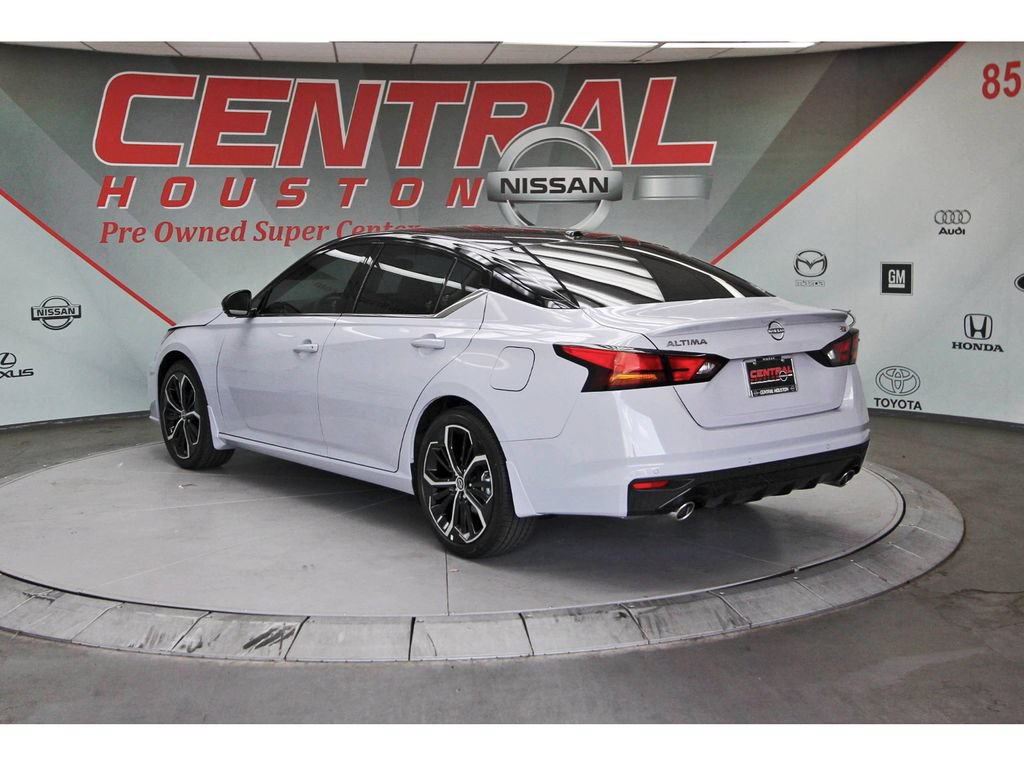 New 2026 Nissan Altima 2.5 SR w/ SR Premium Package FWD image 3