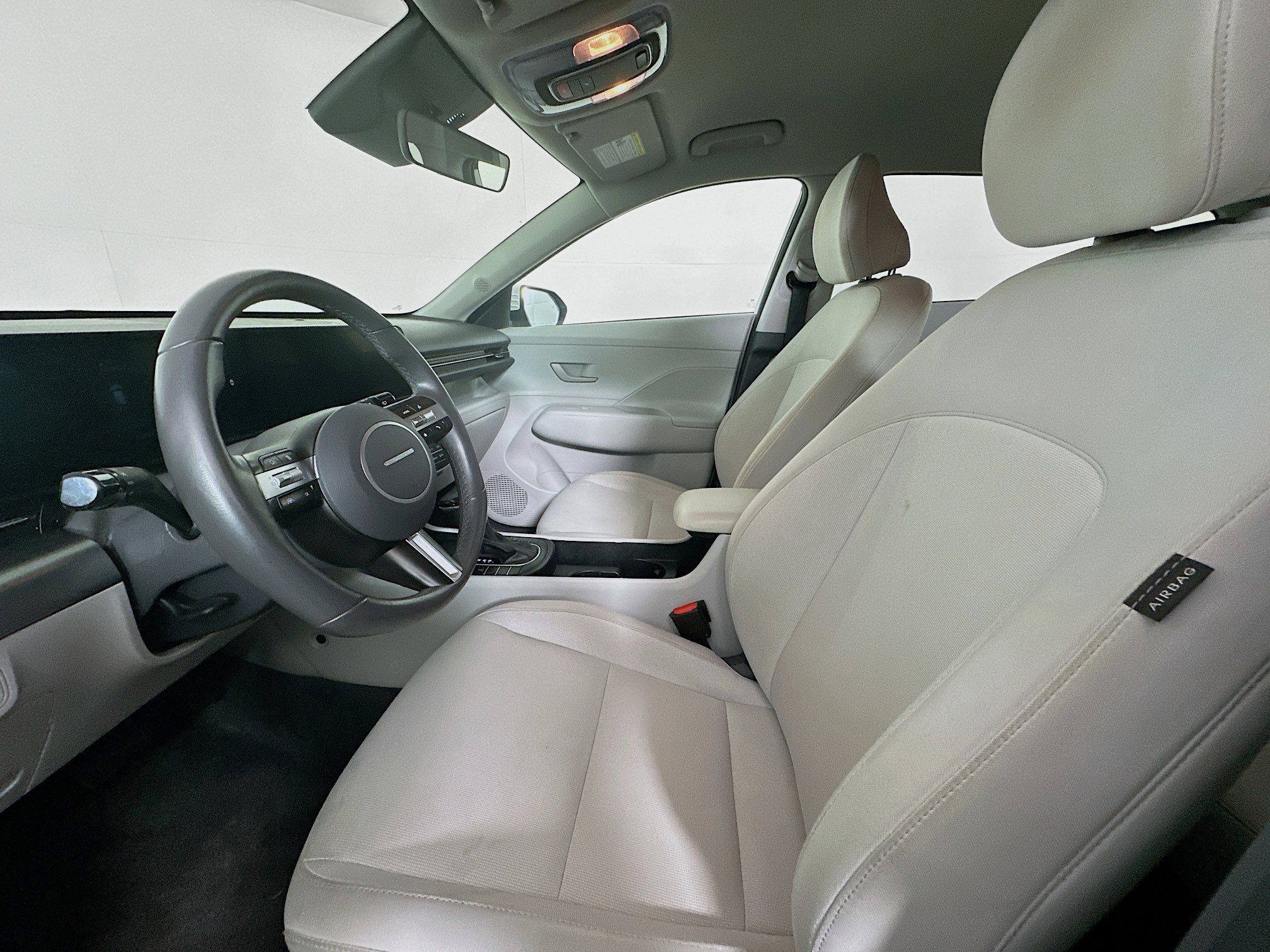 Used 2025 Hyundai Kona SEL image 13