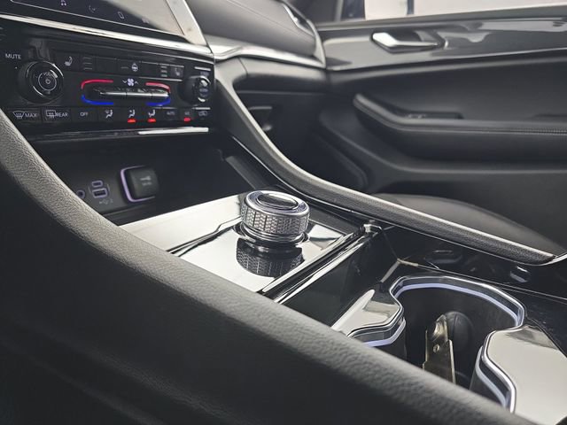 Used 2023 Jeep Grand Cherokee Altitude AWD/4WD image 37