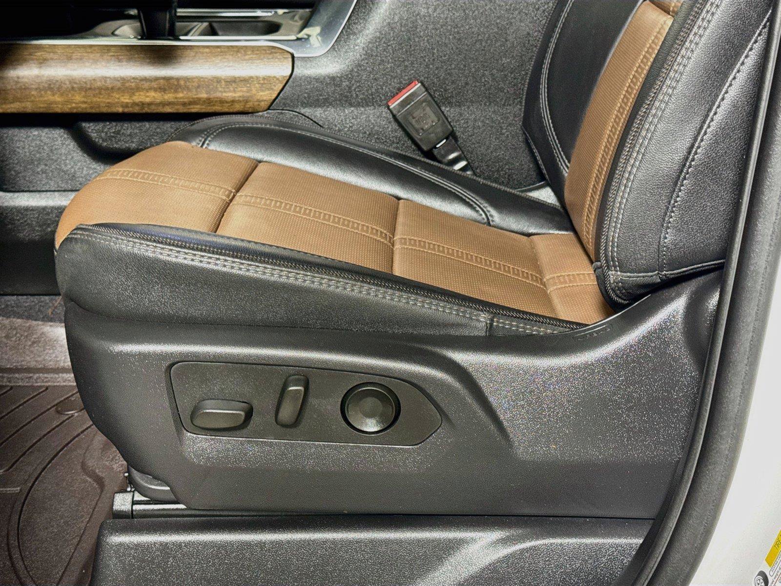 Certified 2023 Chevrolet Silverado 1500 High Country w/ Technology Package AWD/4WD image 18