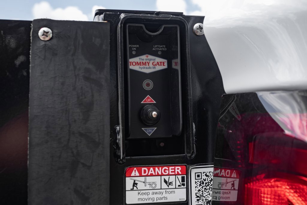 New 2024 GMC Sierra 3500 Pro w/ Convenience Package image 9