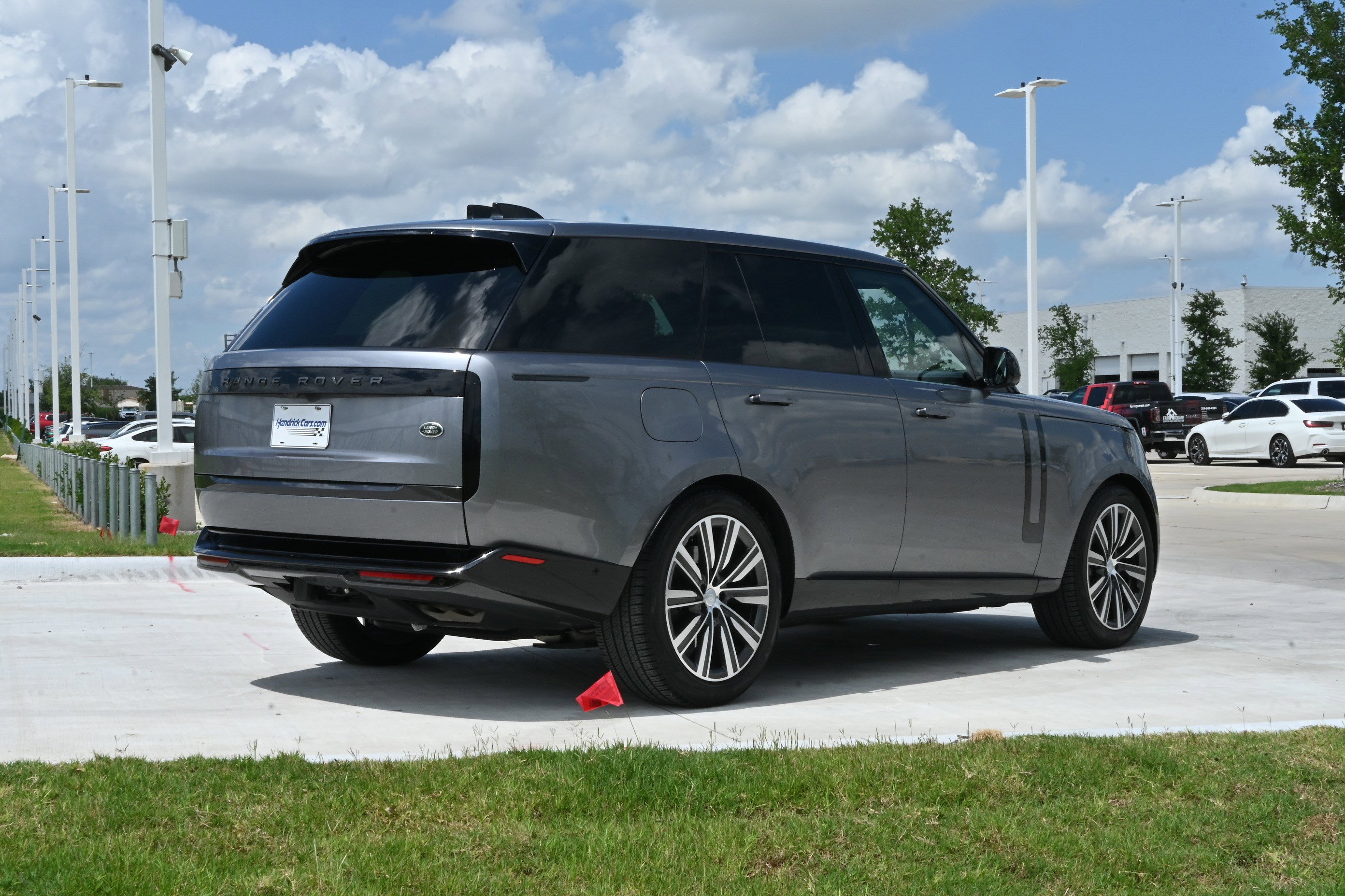 Used 2023 Land Rover Range Rover SE AWD/4WD image 9