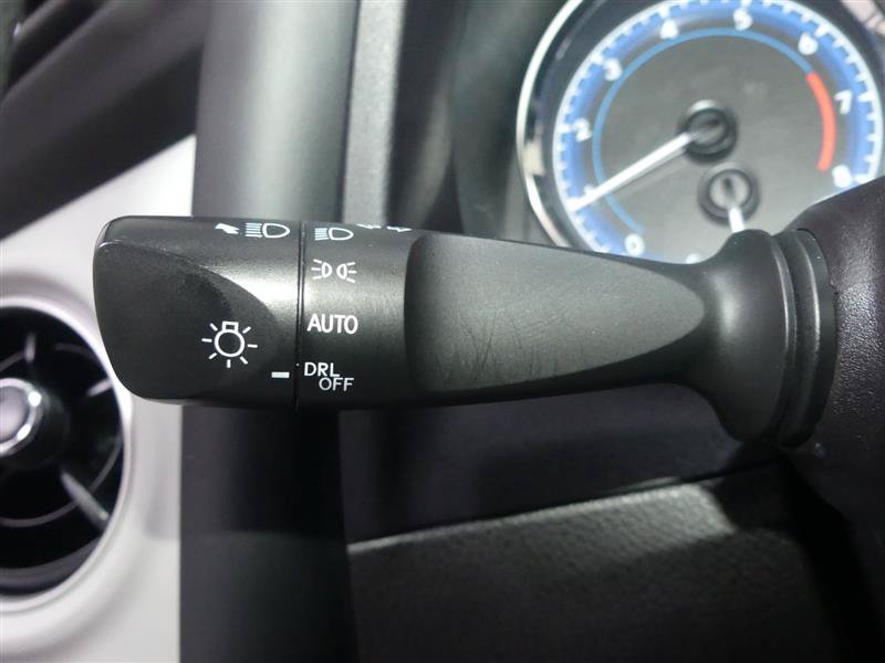 Used 2019 Toyota Corolla LE FWD image 33