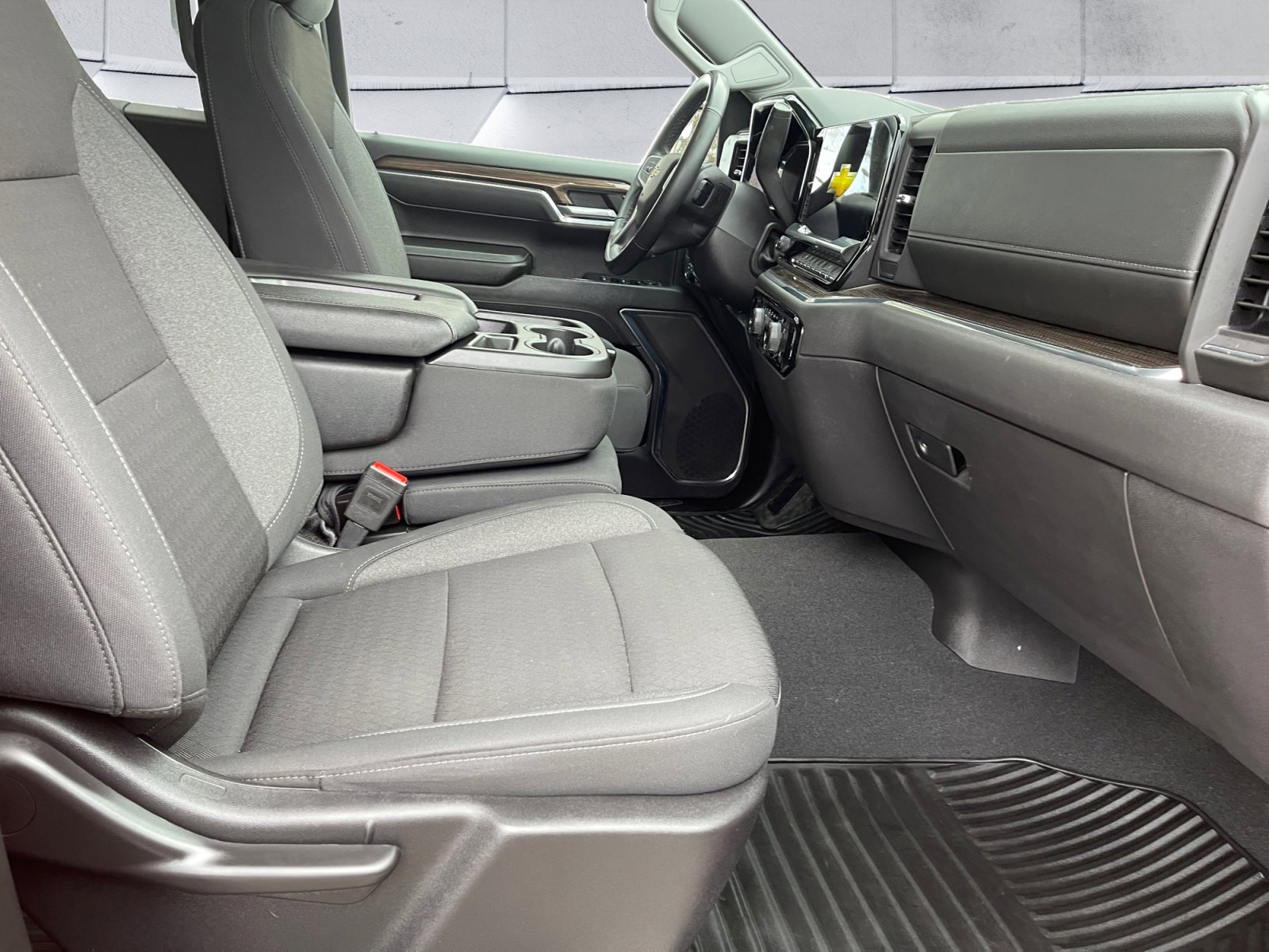 Used 2024 Chevrolet Silverado 1500 LT image 16