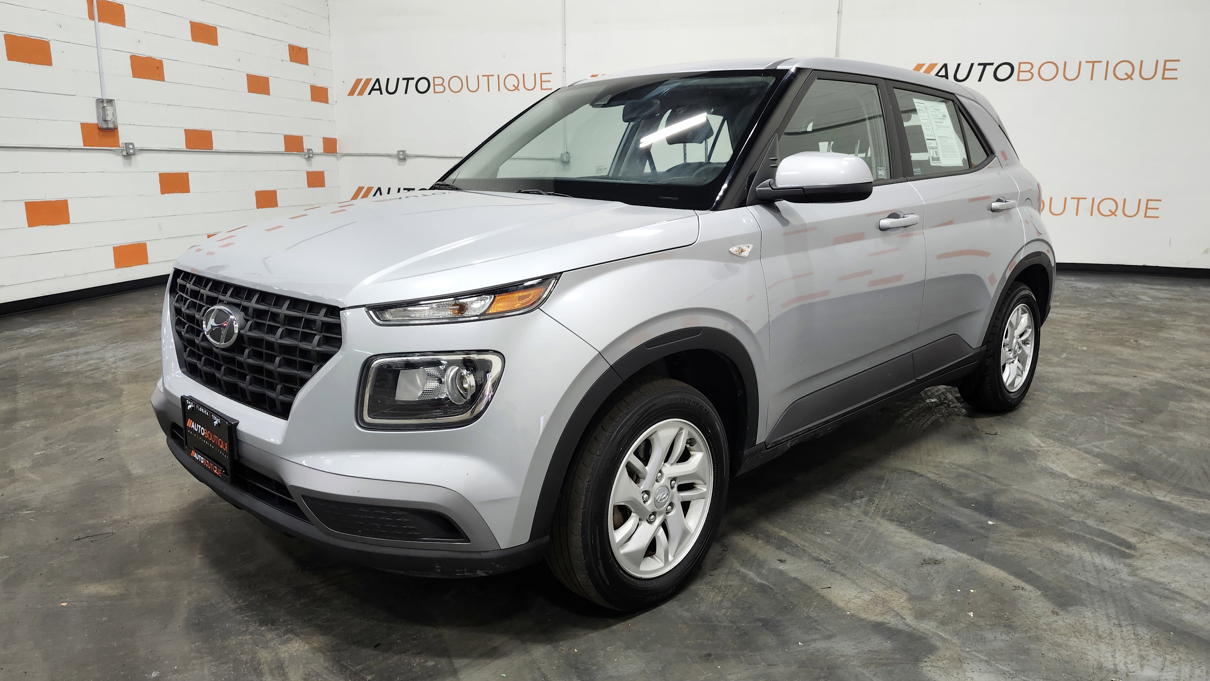 Used 2021 Hyundai Venue SE image 11