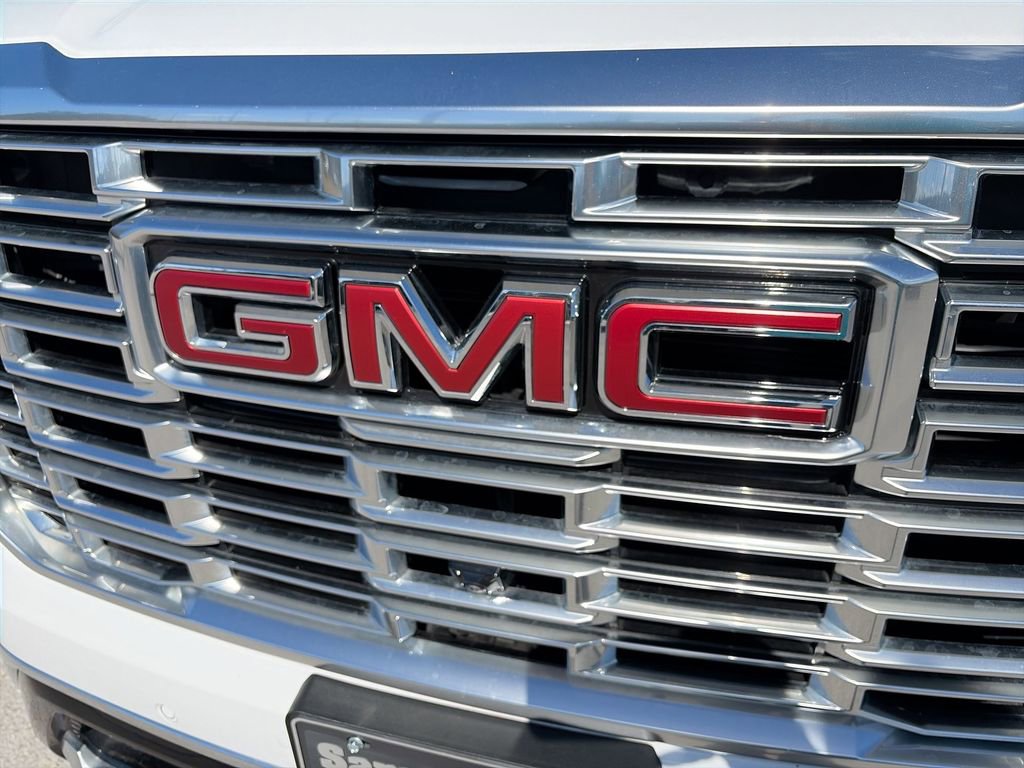 Certified 2025 GMC Yukon Denali image 31