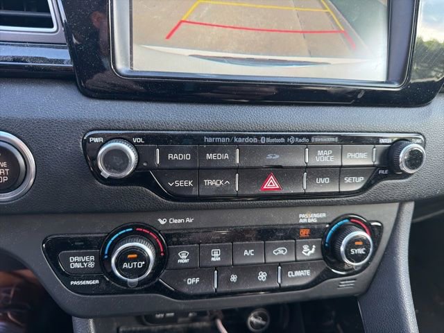 Used 2017 Kia Niro EX image 17