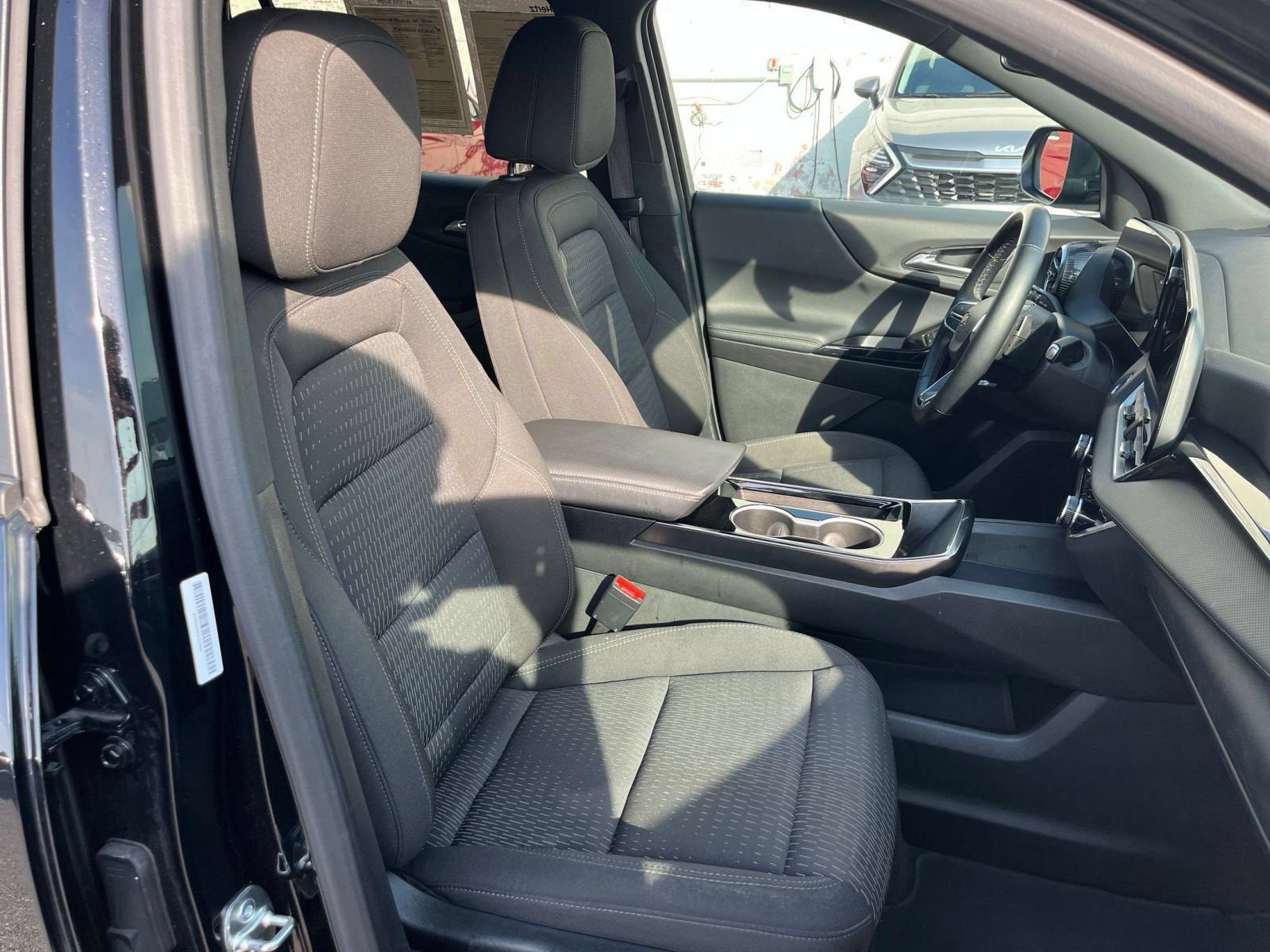 Used 2025 Chevrolet Equinox LT FWD image 36