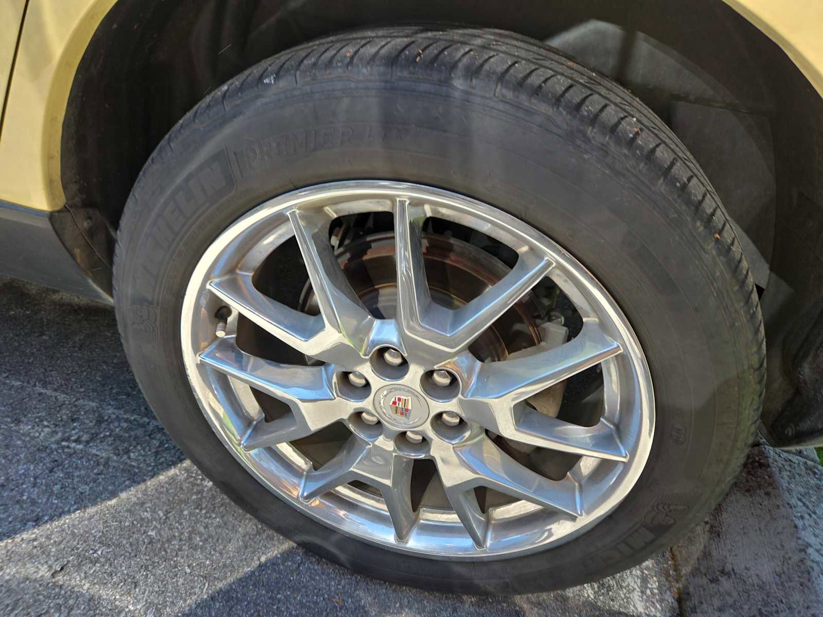 Used 2015 Cadillac SRX Premium AWD/4WD image 6