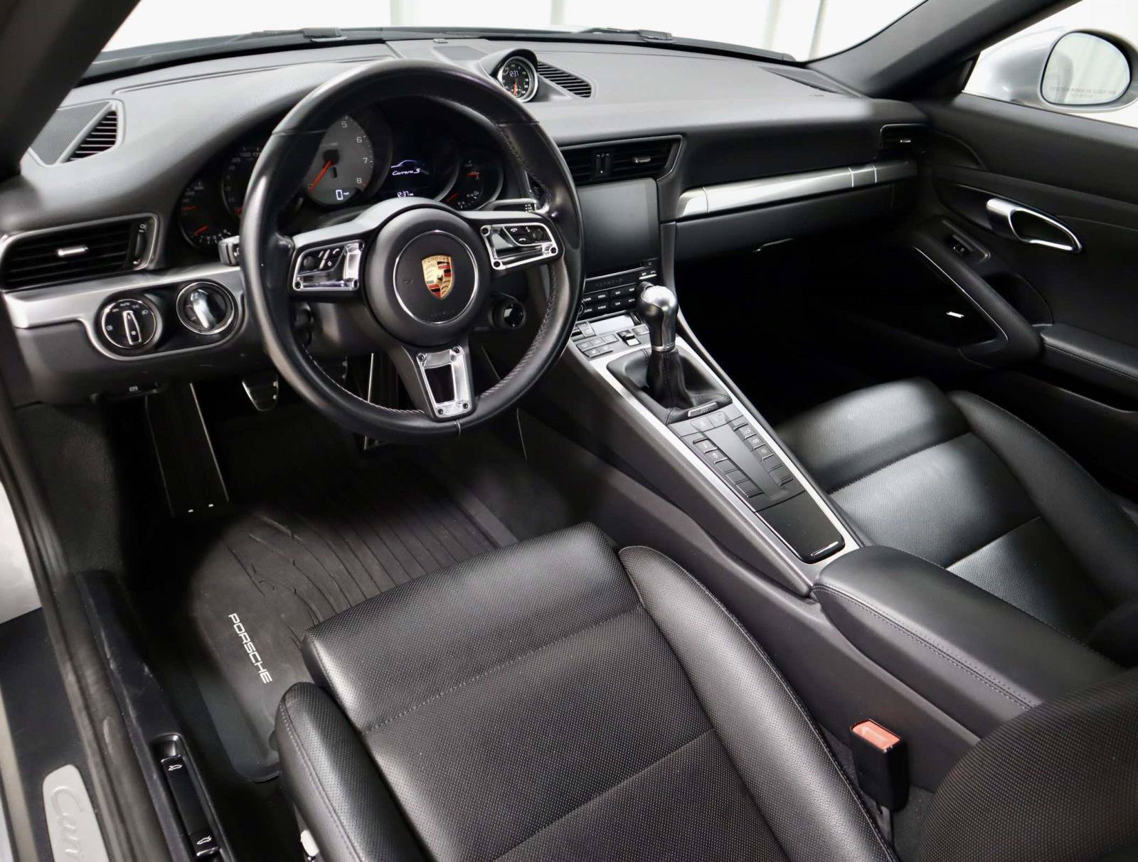Used 2018 Porsche 911 Carrera S RWD image 16