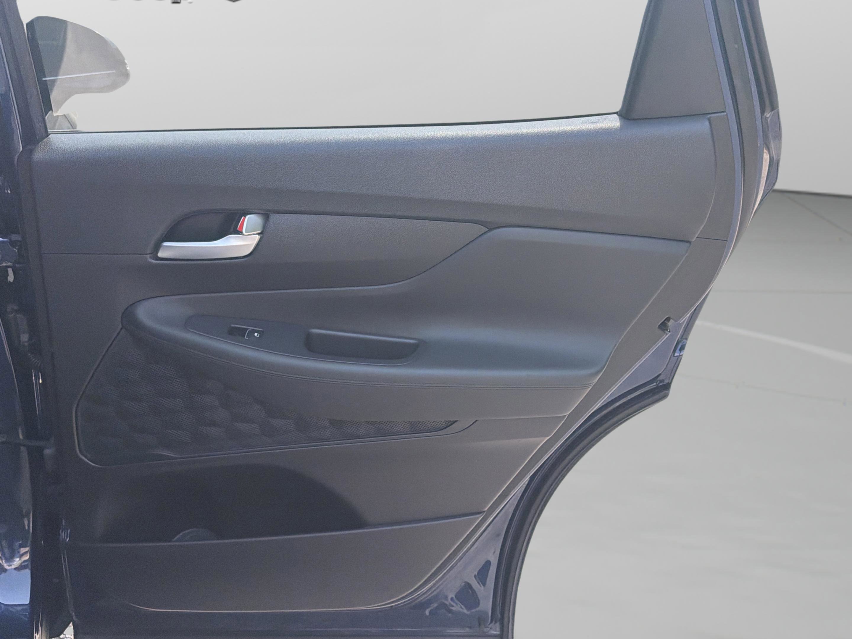 Used 2023 Hyundai Santa Fe SEL FWD image 11