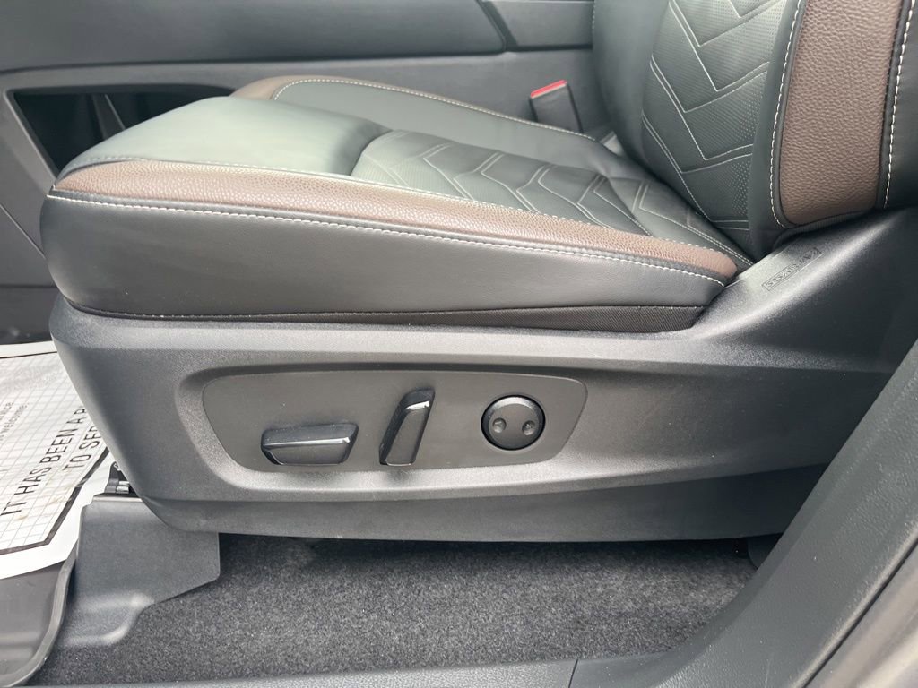 Used 2025 Nissan Pathfinder Platinum w/ Cargo Package image 50