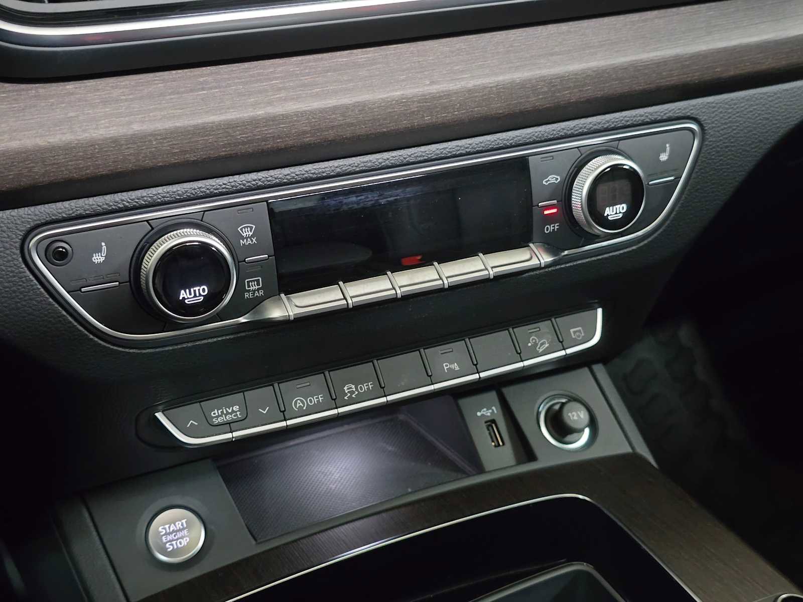 Used 2022 Audi Q5 2.0T Premium w/ Convenience Package image 31