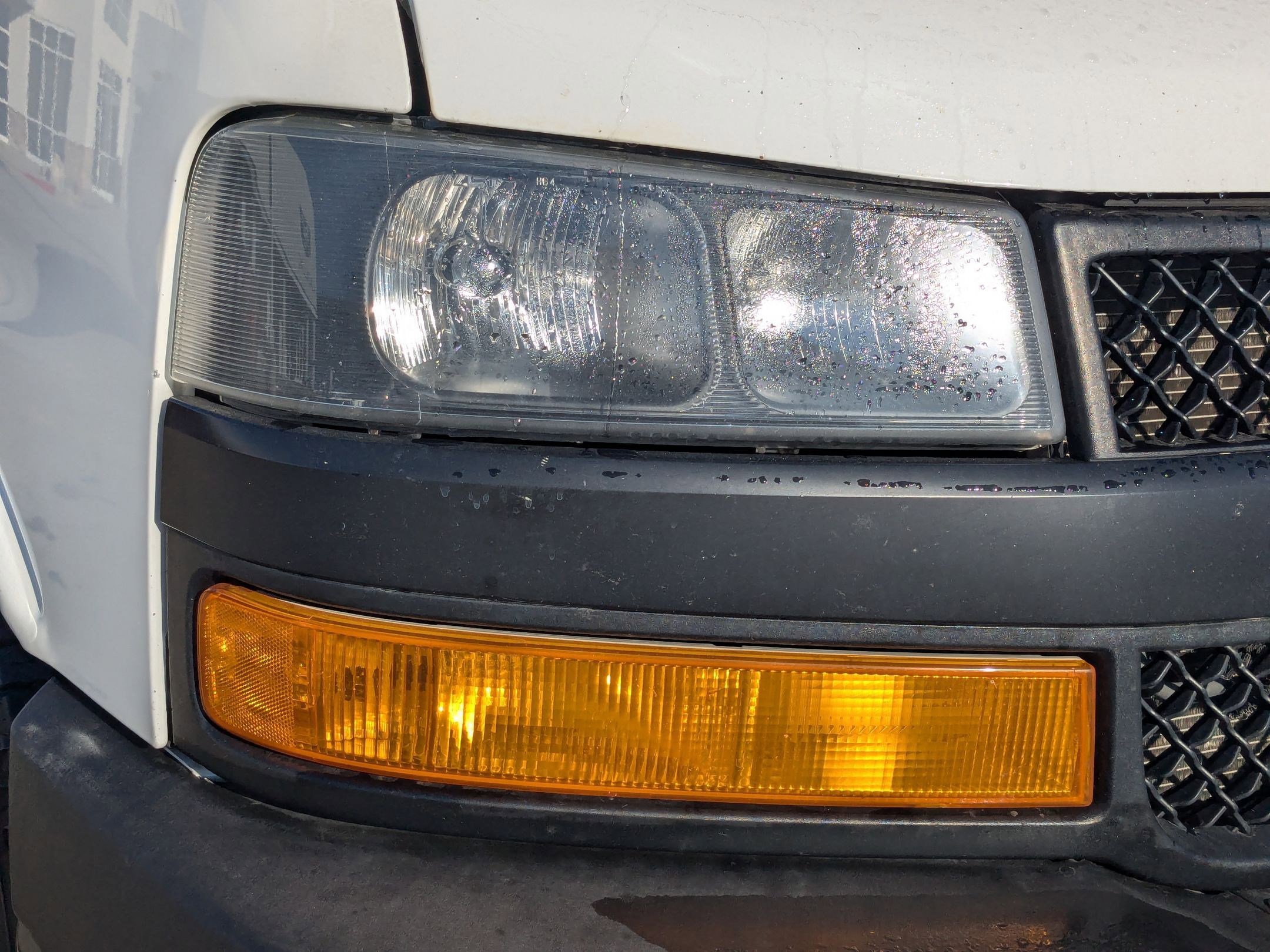 Used 2019 Chevrolet Express 3500 w/ Driver Convenience Package image 10