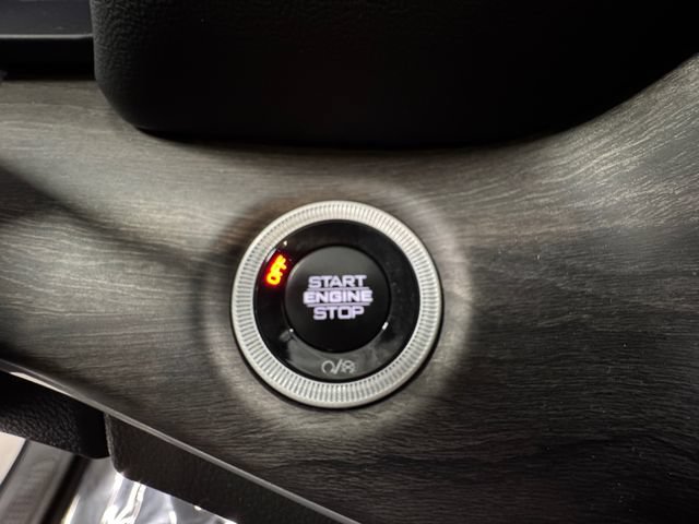 Used 2024 Jeep Grand Cherokee L Limited AWD/4WD image 22