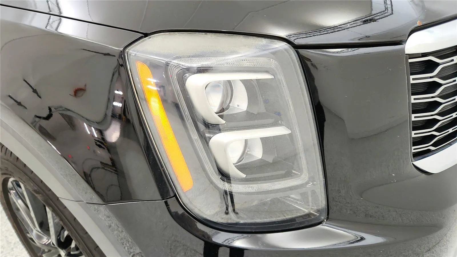 Used 2020 Kia Telluride SX w/ SX Prestige Package AWD/4WD image 14