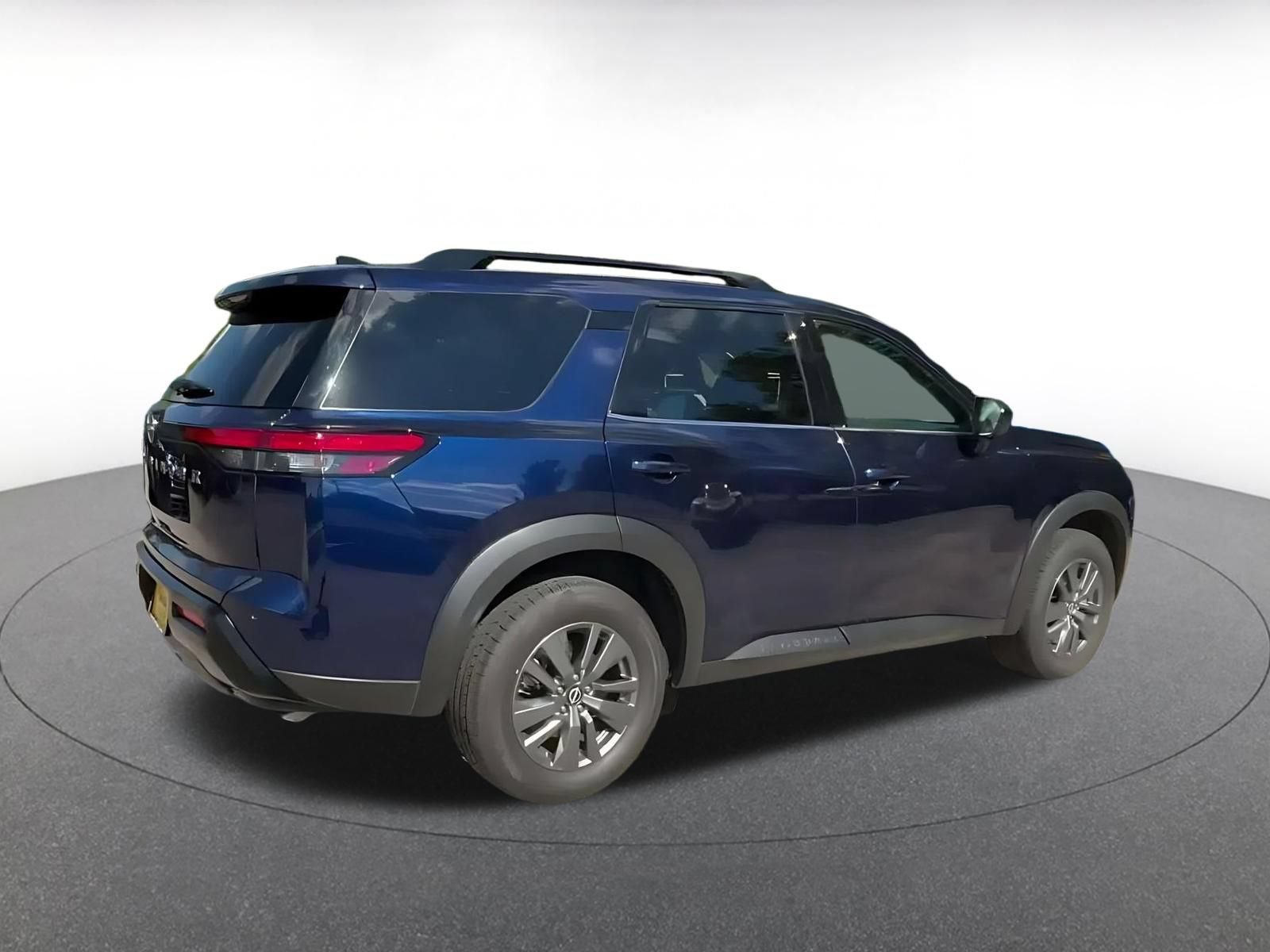 Used 2026 Nissan Pathfinder SV FWD image 14