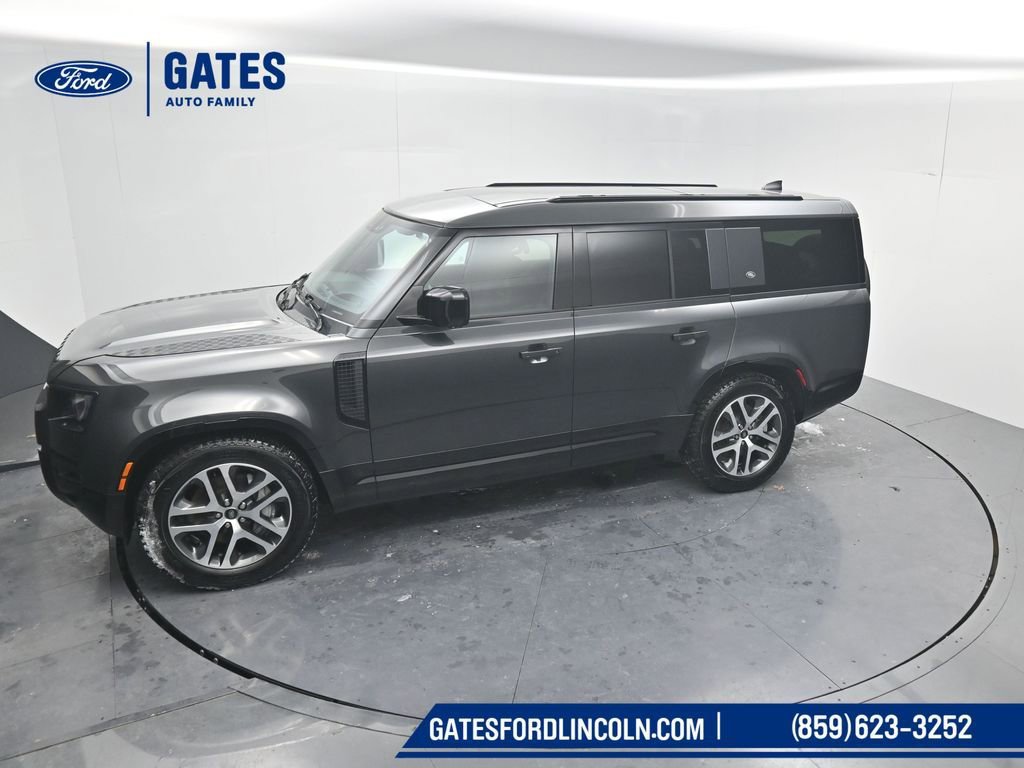 Used 2023 Land Rover Defender 130 X-Dynamic SE image 45